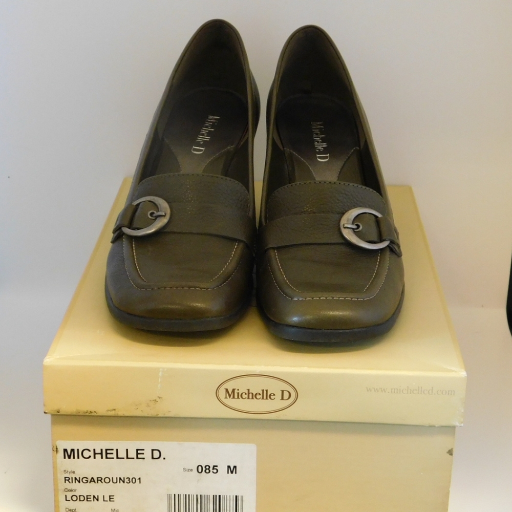 Michelle D ringaroun301 slip on shoes